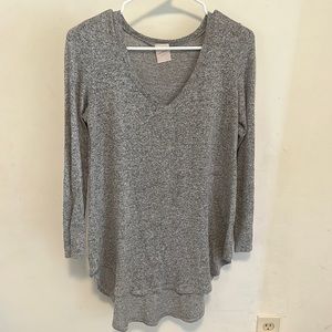 ModCloth long sleeve asymmetrical bottom (m)